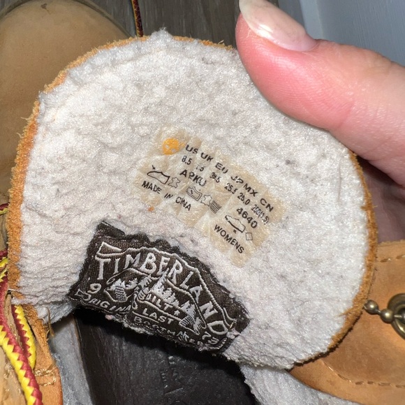 Timberlands boots size 8.5 - Picture 4 of 5